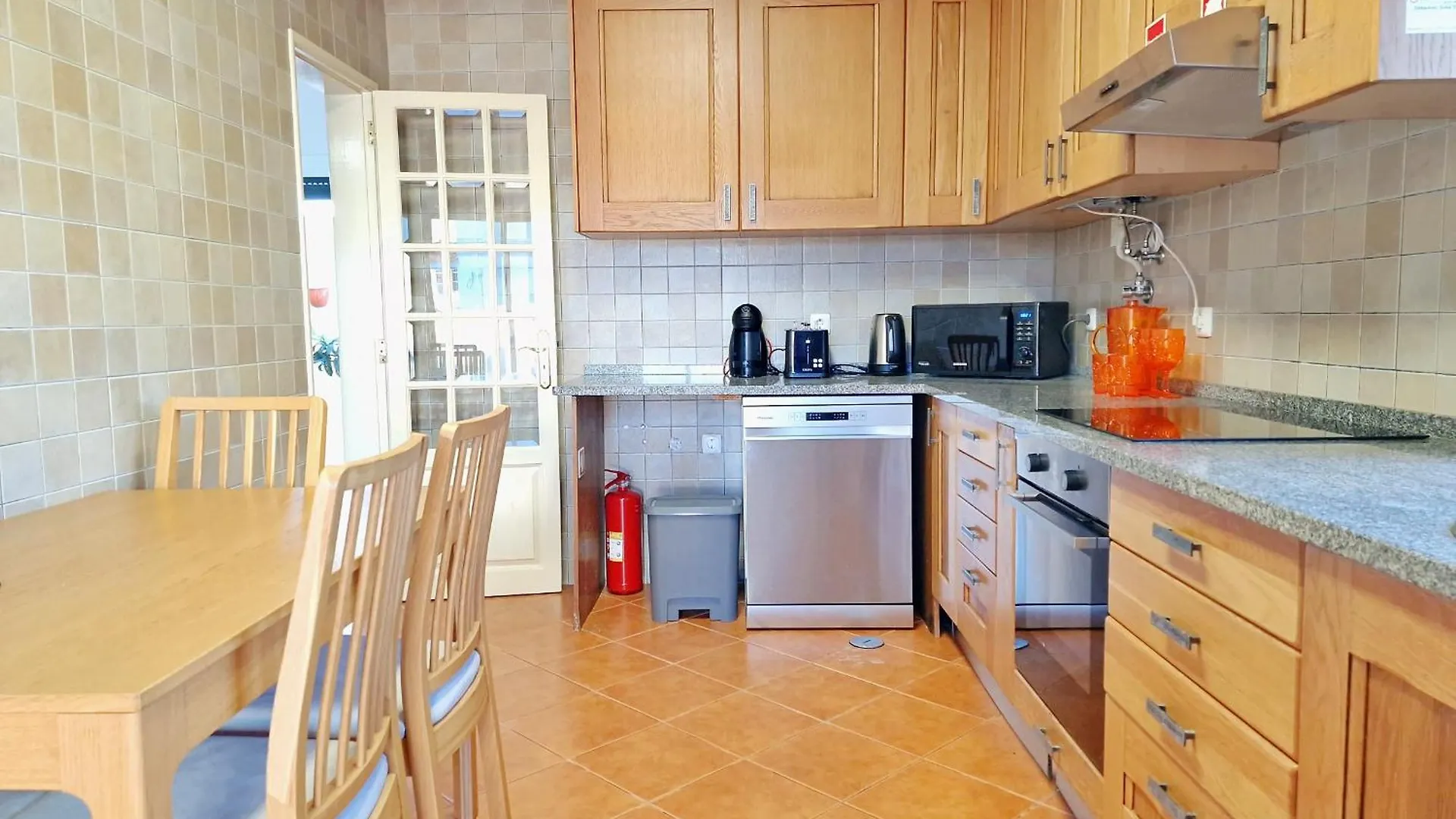 Mbird Rosario Family House Villa Cascais 0*,  Portugal