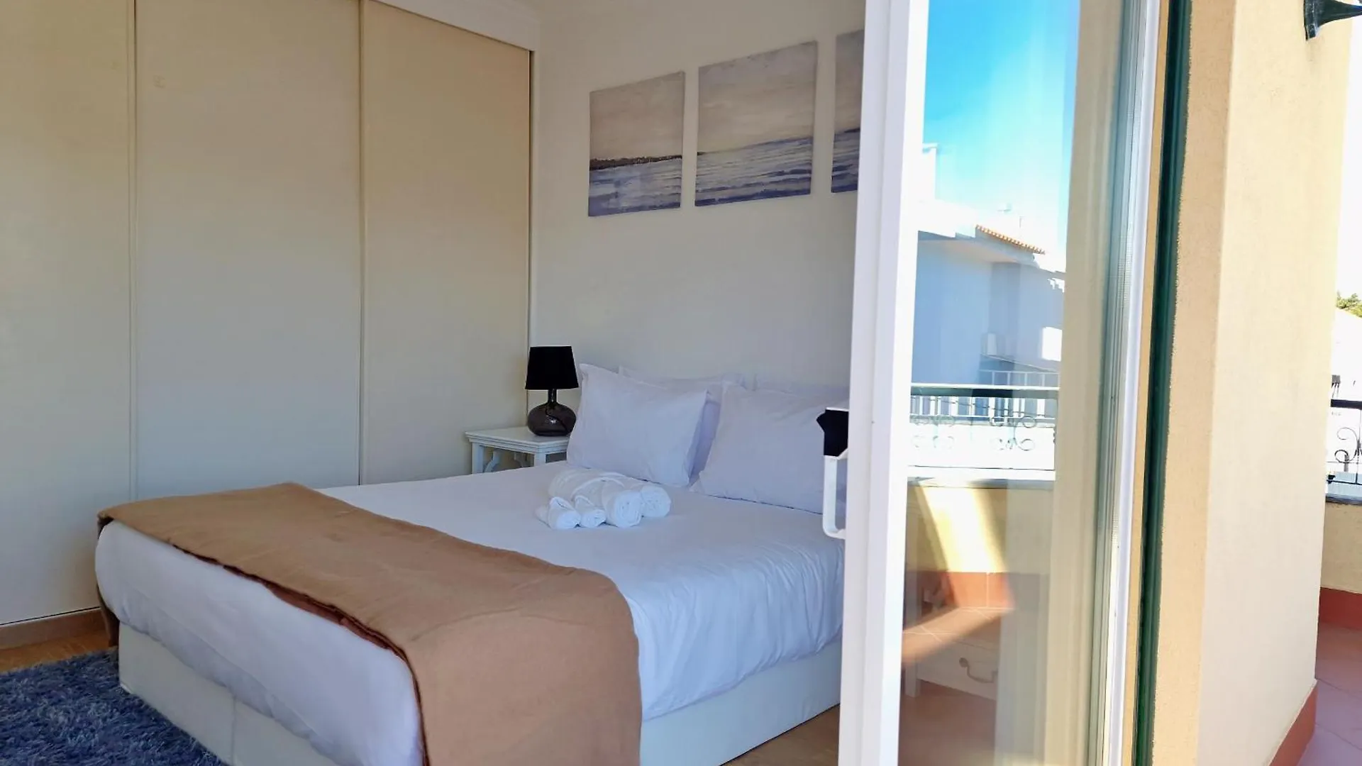 Mbird Rosario Family House Villa Cascais 0*,  Portugal